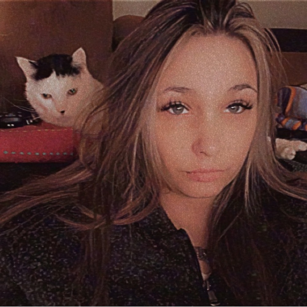 Meet your Posher, Jade